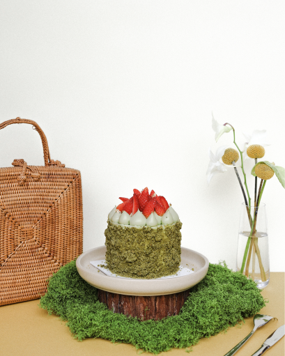 STRAWBERRY MATCHA CAKE | PRE ORDER